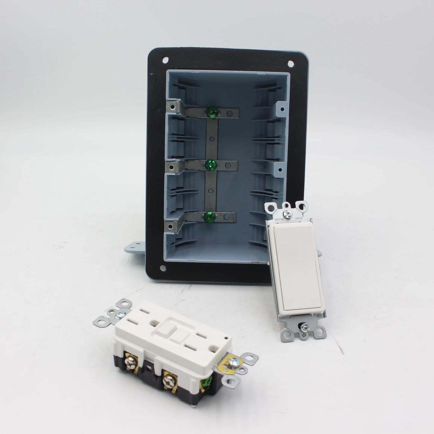 SLH-3A-PLASTIC DEVICE BOX, VAPOUR PROOF, THREE GANG