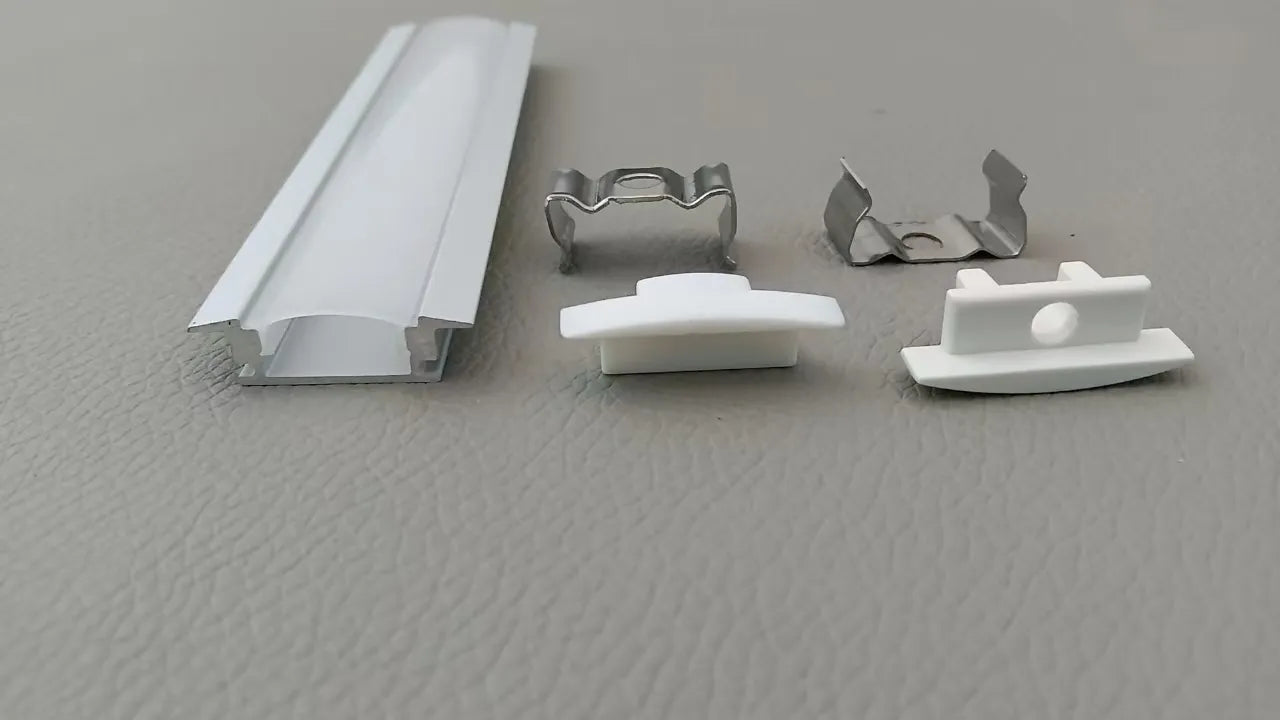 LS-019- U CHANNEL WITH LIP